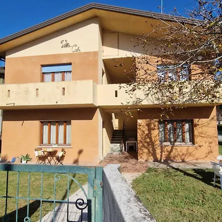 Cozy Flat With Shared Garden In A Charming Villa 아파트 비비오네