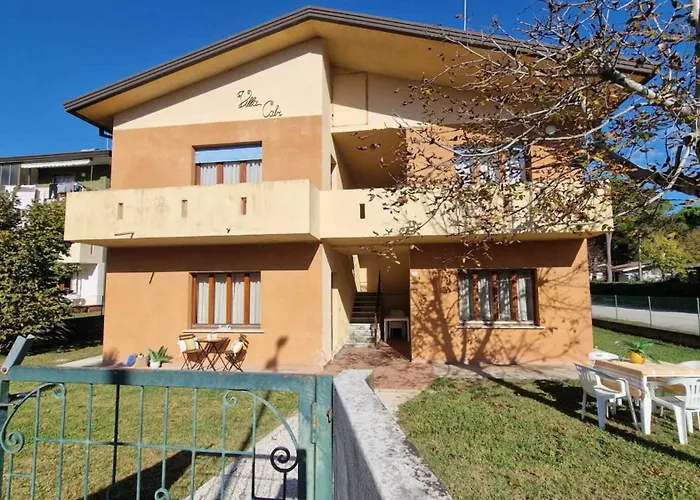 Cozy Floor With Shared Garden Appartement Bibione
