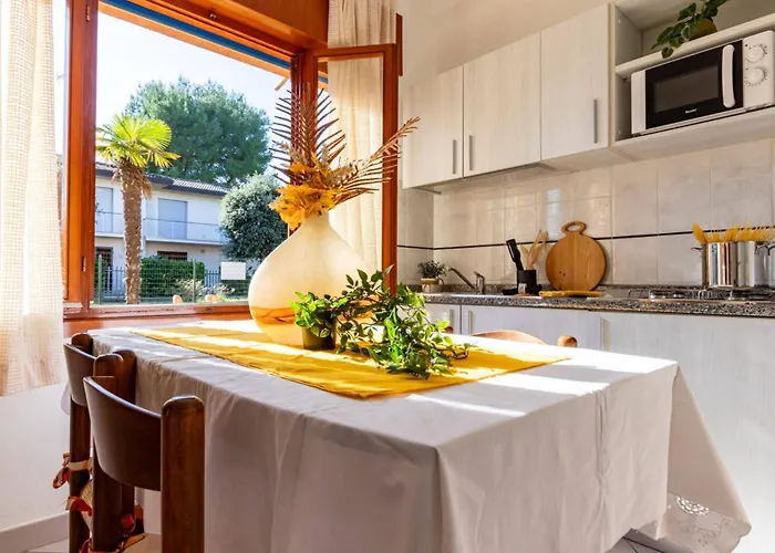 Cozy Floor With Shared Garden Appartement Bibione