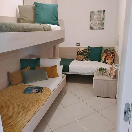 Apartment Recently Renovated Two Bedroom Flat In
