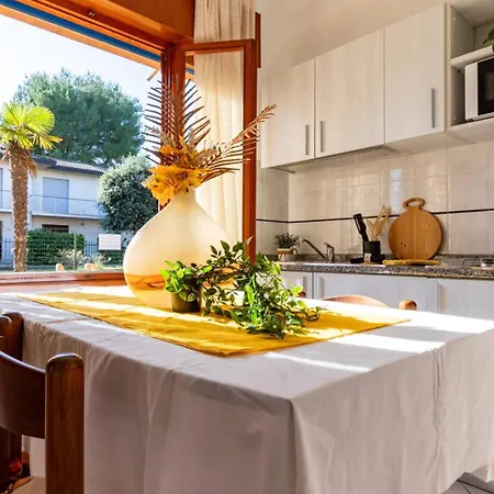 Cozy Flat With Shared Garden In A Charming Villa Διαμέρισμα Μπιμπιόνε