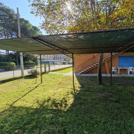 Διαμέρισμα Cozy Flat With Shared Garden In A Charming Villa Μπιμπιόνε